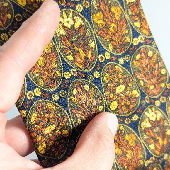 Vintage 100% silk YSL floral neck tie, maximalist designer gift for men - Picture 5 of 9